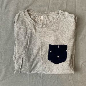 Gray GAP shirt
